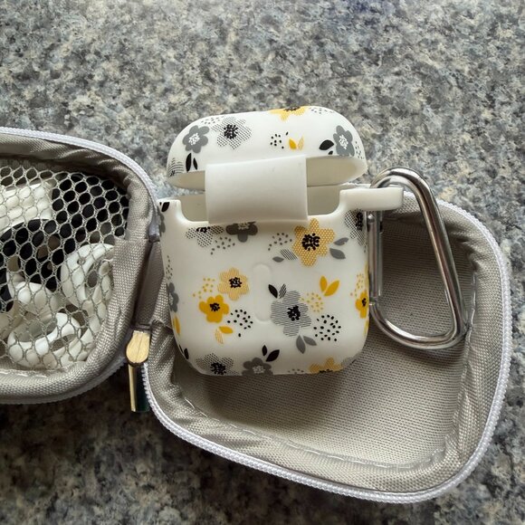 Dual matching iphone Airpods case Gen 2 - Picture 5 of 6